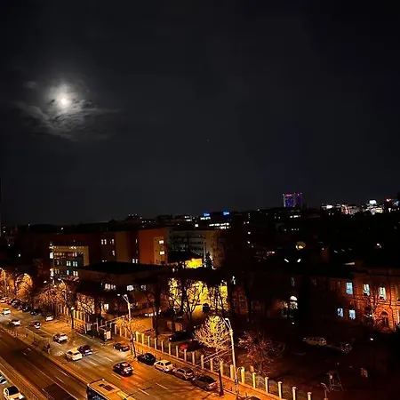 City View Studio In The Heart Of * Бухарест